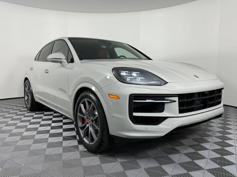 Certified 2026 Porsche Cayenne S AWD/4WD image 7