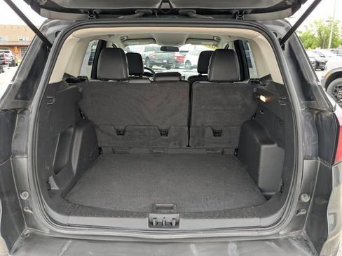 Used 2019 Ford Escape SE FWD image 17