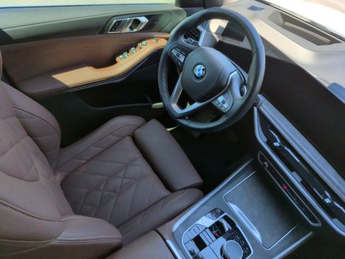 Used 2024 BMW X5 xDrive40i w/ Parking Assistance Package AWD/4WD image 35