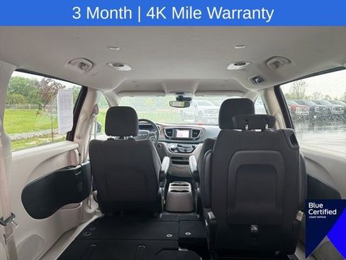 Used 2023 Chrysler Voyager LX FWD image 13
