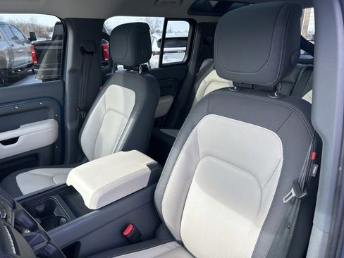 Used 2024 Land Rover Defender 110 X-Dynamic SE image 20