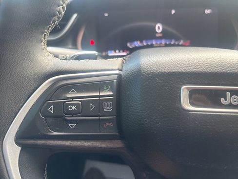 Certified 2023 Jeep Grand Cherokee Limited image 13