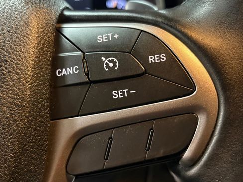 Used 2017 Jeep Grand Cherokee Altitude image 33