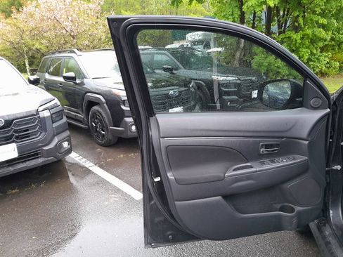 Used 2017 Mitsubishi Outlander Sport LE AWD/4WD image 11