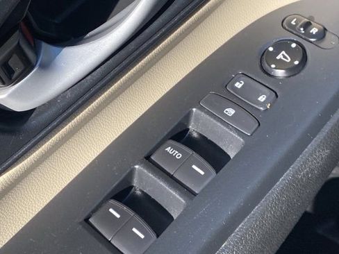 Used 2020 Honda CR-V LX image 18