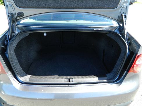 Used 2008 Volkswagen Jetta Wolfsburg Edition FWD image 10