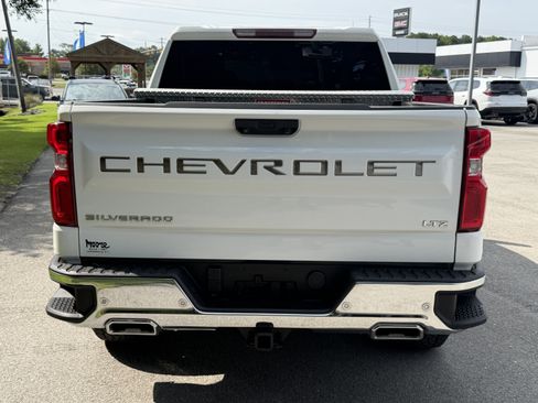 Used 2023 Chevrolet Silverado 1500 LTZ AWD/4WD image 9