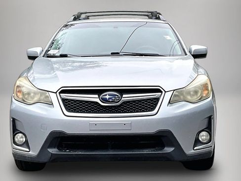 Used 2017 Subaru Crosstrek 2.0i Premium AWD/4WD image 3