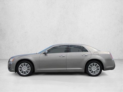 Used 2014 Chrysler 300 C AWD/4WD image 12