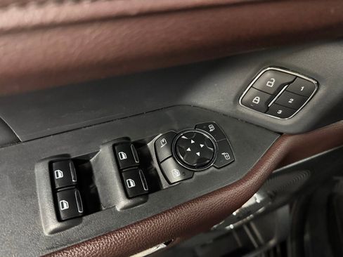 Used 2024 Ford Expedition Limited image 22