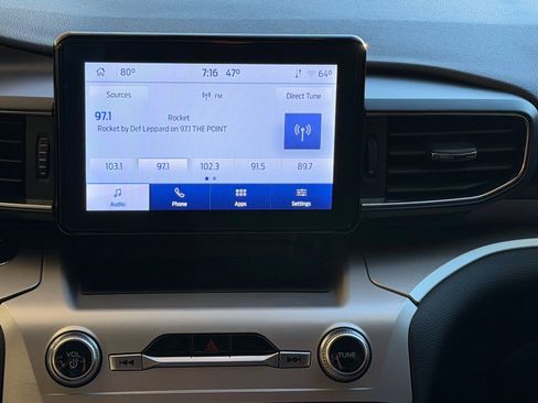 Used 2022 Ford Explorer XLT w/ Equipment Group 202A image 10