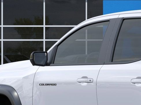 New 2026 Chevrolet Colorado ZR2 w/ Technology Package AWD/4WD image 13