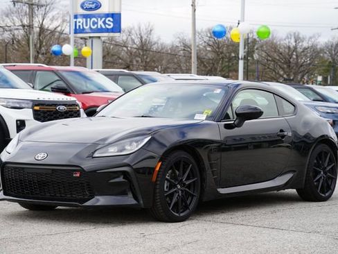 Used 2025 Toyota GR86 Premium w/ ALL Weather Mat Package (TMS) image 3