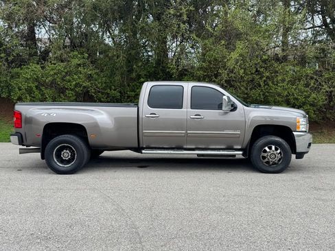 Used 2013 Chevrolet Silverado 3500 LTZ w/ LTZ Plus Package AWD/4WD image 4