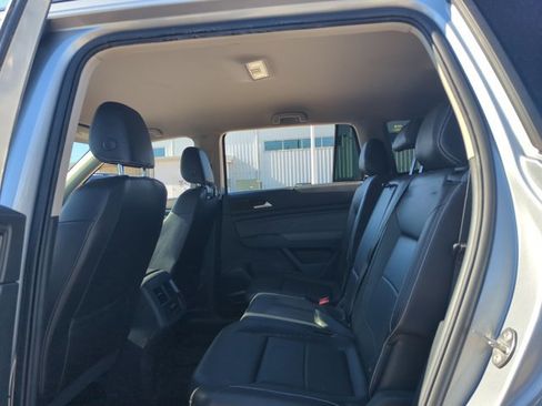 Used 2021 Volkswagen Atlas SE image 14