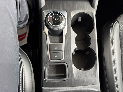 Certified 2025 Ford Escape SE FWD image 34