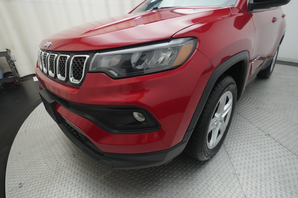 Used 2024 Jeep Compass Latitude AWD/4WD image 22