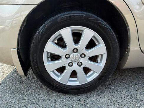 Used 2009 Toyota Camry XLE image 14