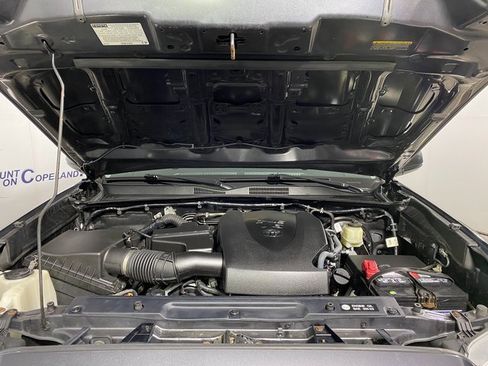Used 2018 Toyota Tacoma SR5 image 22