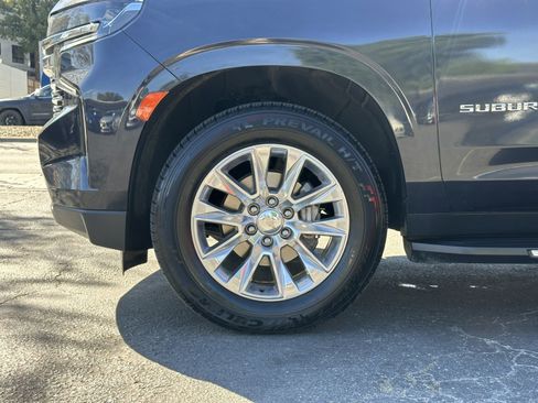 Used 2023 Chevrolet Suburban Premier image 14