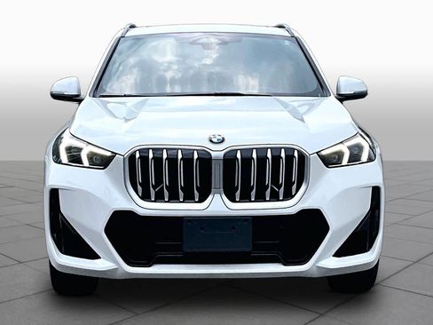 Used 2025 BMW X1 xDrive28i AWD/4WD image 3