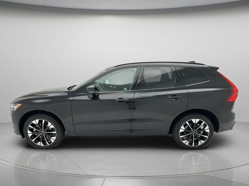Used 2026 Volvo XC60 B5 Plus AWD/4WD image 8