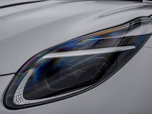 Used 2024 Aston Martin DB12 Coupe RWD image 6
