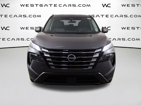 Used 2024 Nissan Rogue SV AWD/4WD image 2
