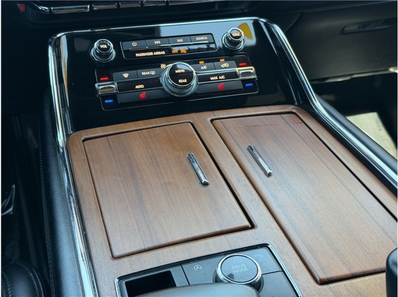Used 2019 Lincoln Navigator Select RWD image 44