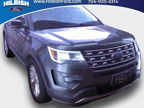 Used 2016 Ford Explorer XLT w/ Equipment Group 202A AWD/4WD image 1