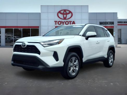 Certified 2025 Toyota RAV4 XLE w/ Convenience Package FWD image 1