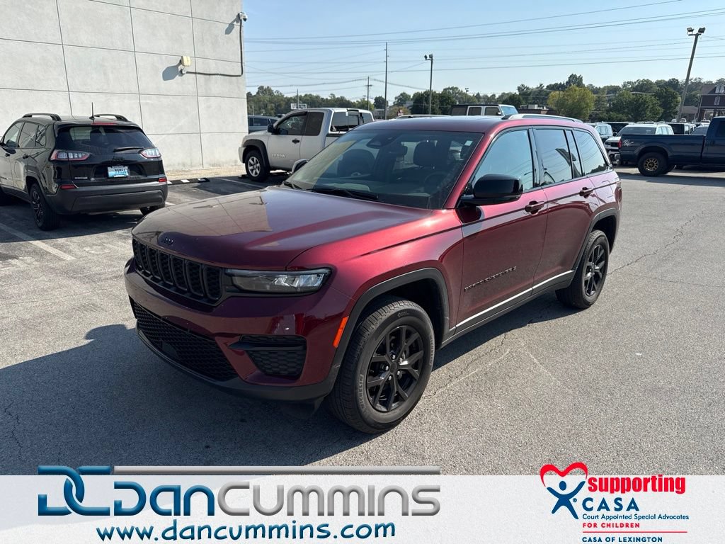 Used 2024 Jeep Grand Cherokee Altitude AWD/4WD image 1