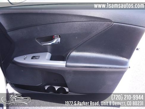Used 2014 Toyota Venza LE FWD image 39