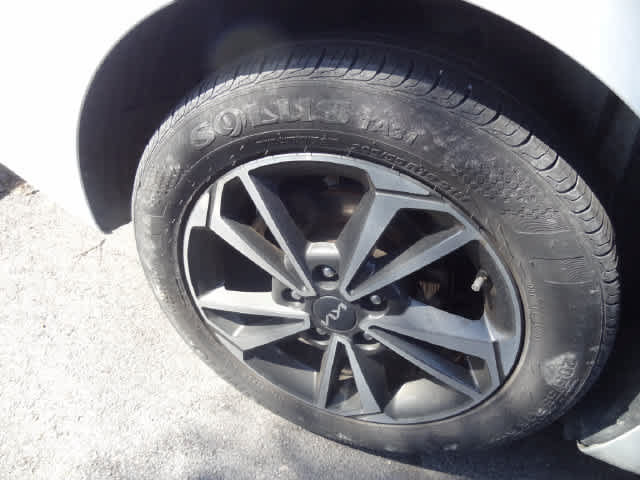 Used 2024 Kia Forte LXS FWD image 19