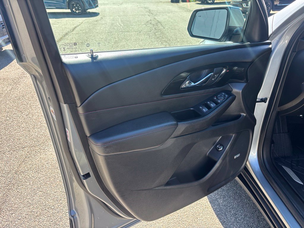 Used 2023 Chevrolet Traverse RS w/ LPO, Floor Liner Package AWD/4WD image 10