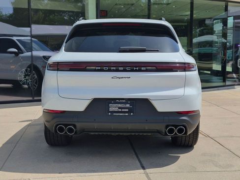 Certified 2026 Porsche Cayenne AWD/4WD image 10