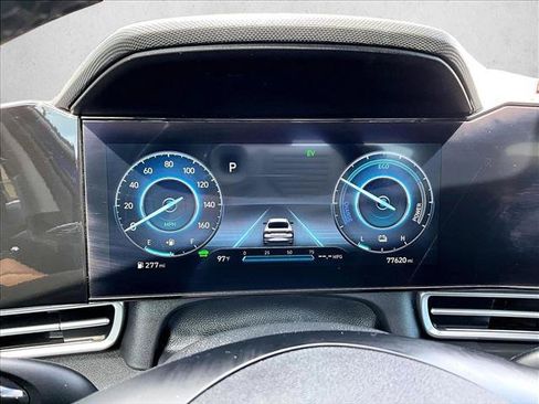 Used 2023 Hyundai Elantra Limited FWD image 20