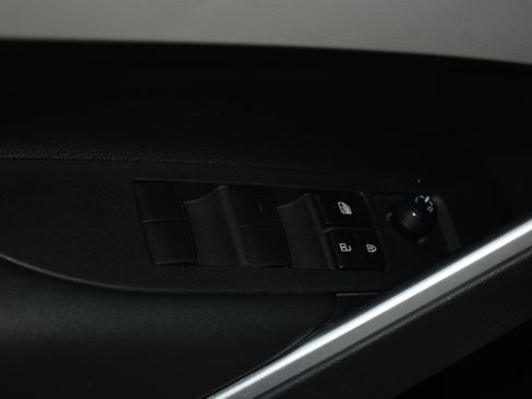 Used 2024 Toyota Corolla Cross L FWD image 10