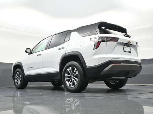 Used 2026 Chevrolet Equinox LT w/ Safety and Technology Package FWD image 27