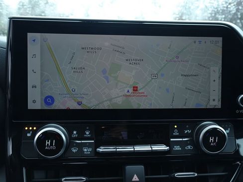 Used 2025 Toyota Highlander XLE image 33