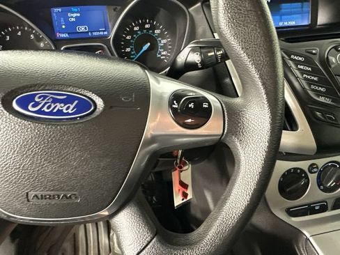 Used 2014 Ford Focus SE FWD image 26