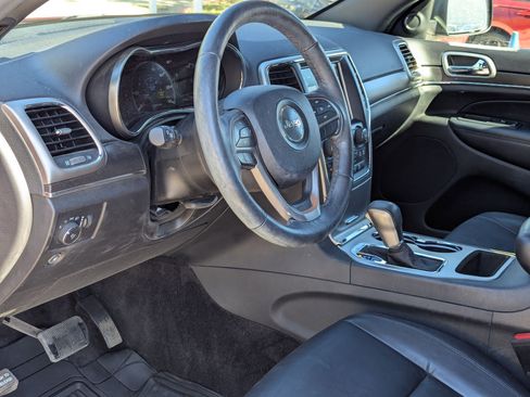 Used 2018 Jeep Grand Cherokee Limited image 13
