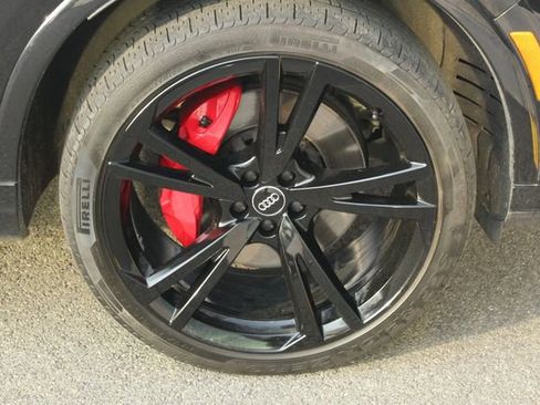 Used 2019 Audi Q7 3.0T Prestige image 9