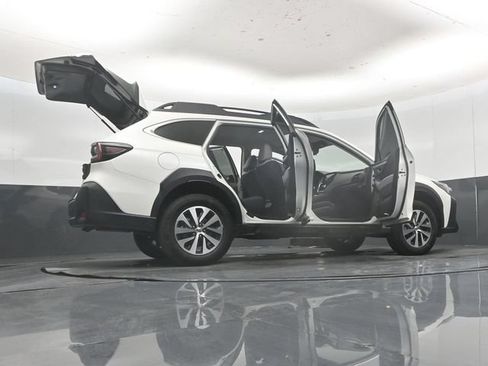 Used 2025 Subaru Outback Premium AWD/4WD image 59