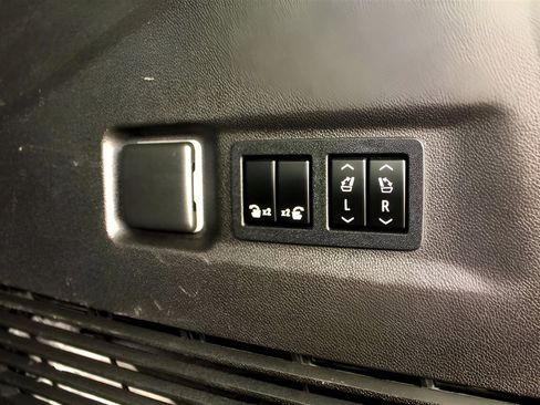 Used 2021 GMC Yukon XL Denali w/ Advanced Technology Package image 37