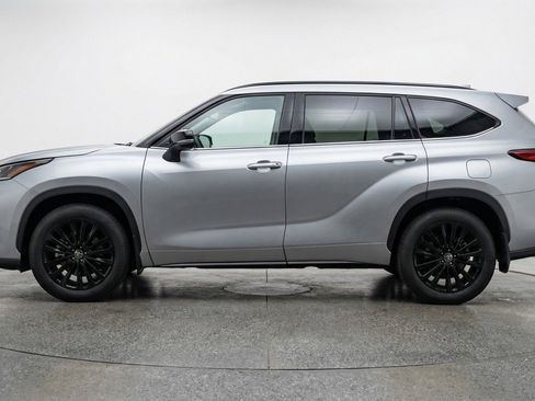 Used 2025 Toyota Highlander XSE AWD/4WD image 5