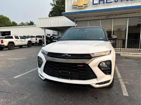 Used 2023 Chevrolet TrailBlazer RS w/ Convenience Package FWD image 4