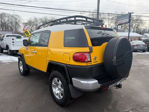 Used 2007 Toyota FJ Cruiser 4WD image 9