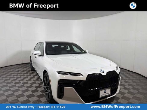 Certified 2023 BMW 760i xDrive AWD/4WD image 1