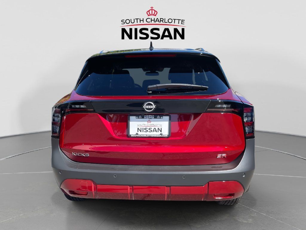 Used 2025 Nissan Kicks SR FWD image 5